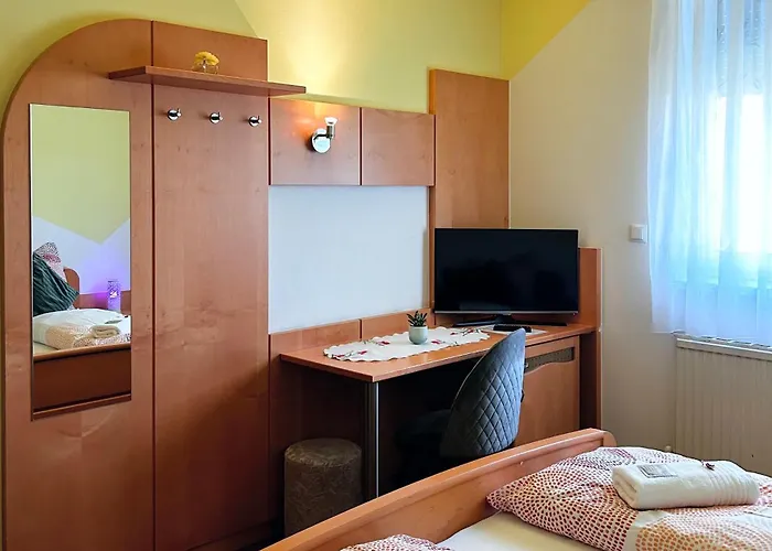 Fruehstueckspension Elena Nicoleta Caltun * פישמנד דורף